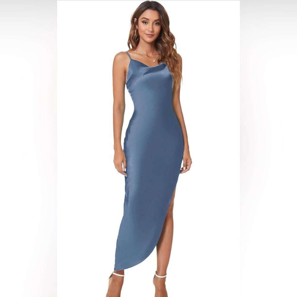 Beautiful blue cocktail dress!